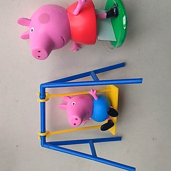 NEW Peppa Pig Party Decorations - Picture 1 of 2